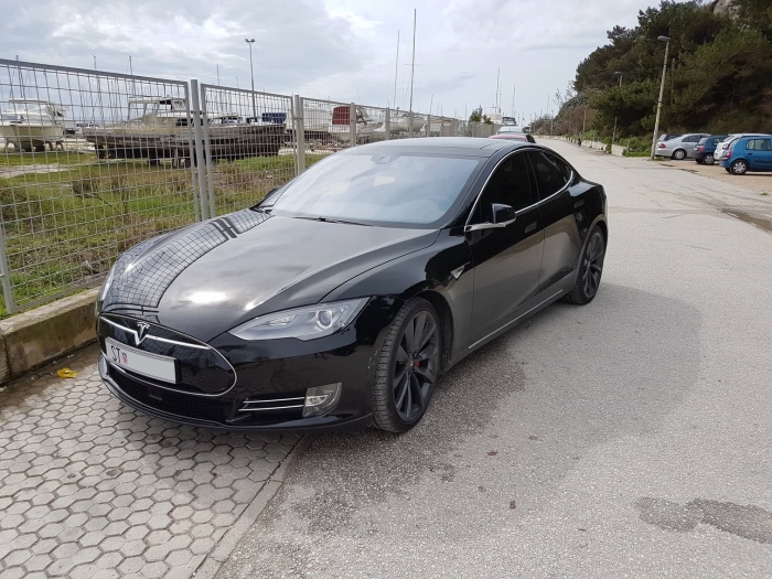 Model S P90D