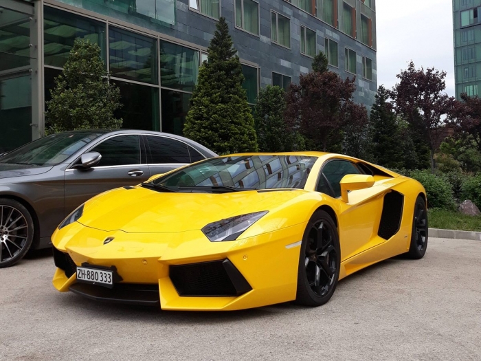 Aventador LP 700-4