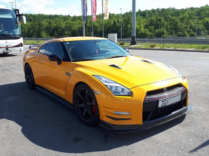 GT-R