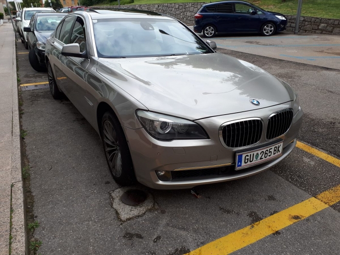 760i