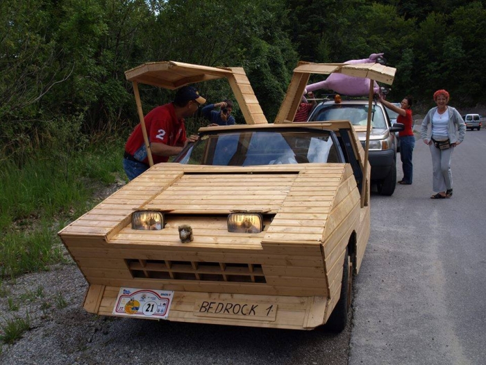 Drveni automobil