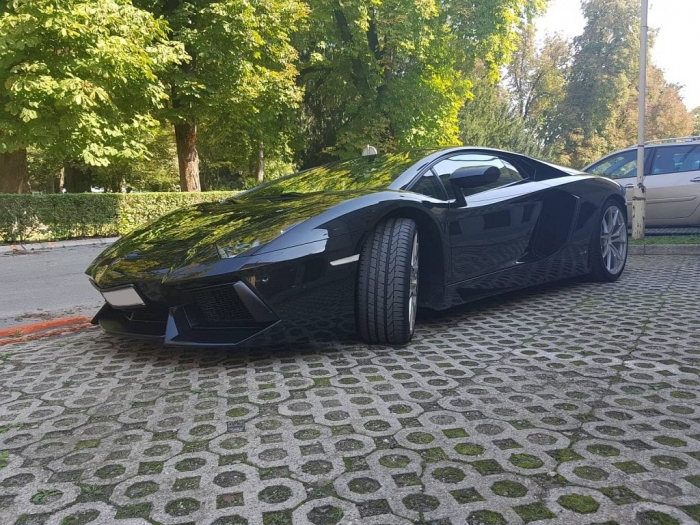 Aventador LP 700-4