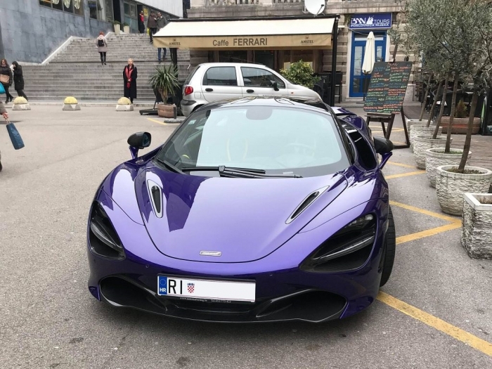 720S