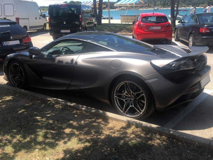 720S