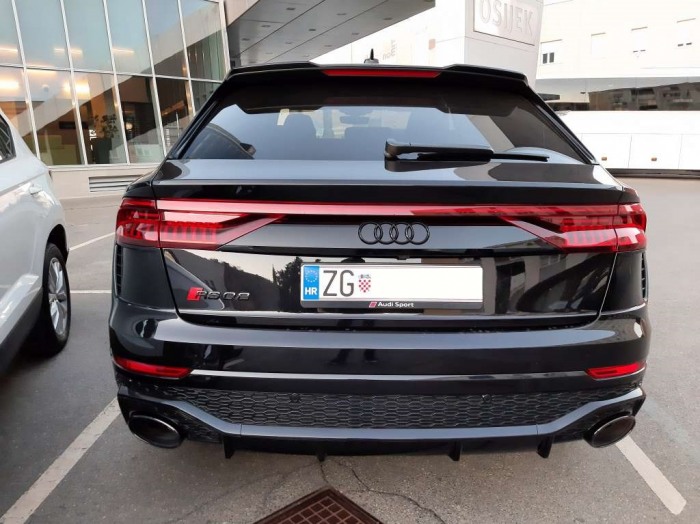 RS Q8