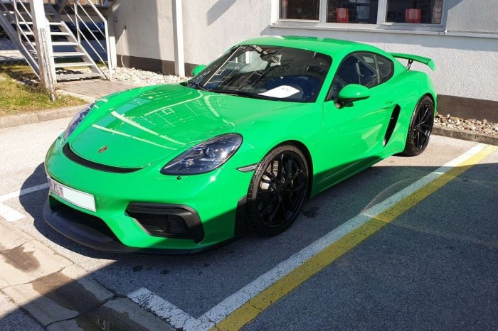 718 Cayman GT4