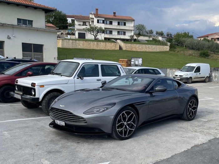 DB11