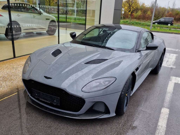 DBS Superleggera