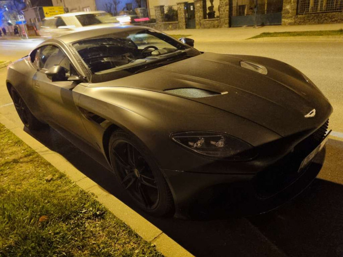 DBS Superleggera