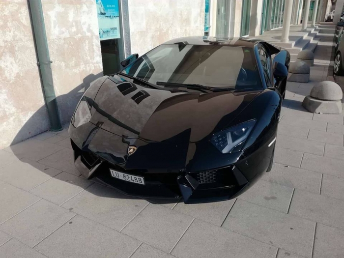 Aventador LP 700-4