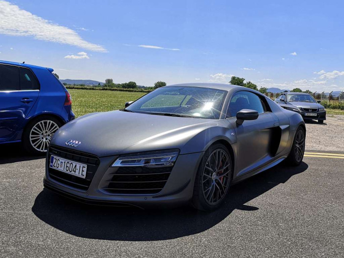 R8 LMX