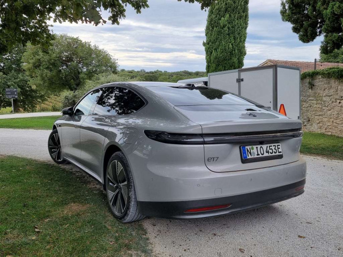 ET7
