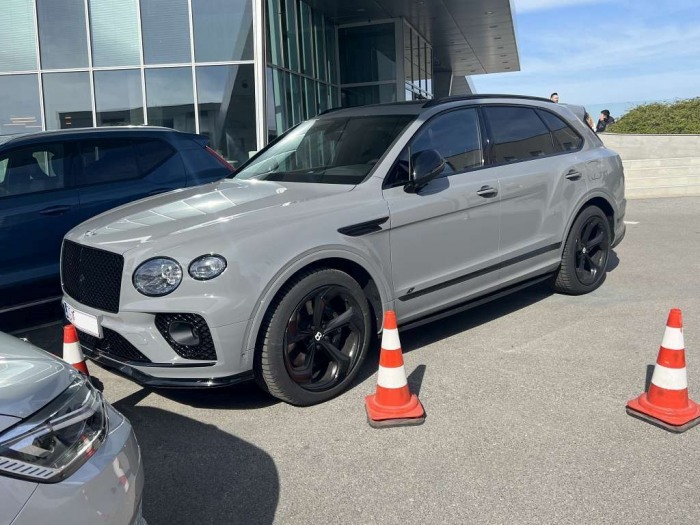 Bentayga Hybrid