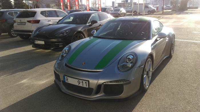 911 R
